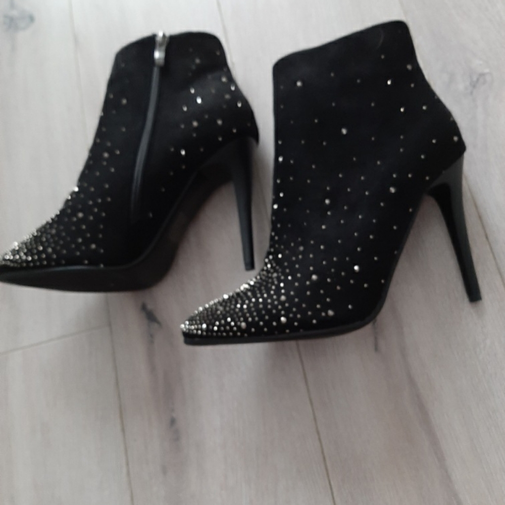 Booties - Picture 3 of 7